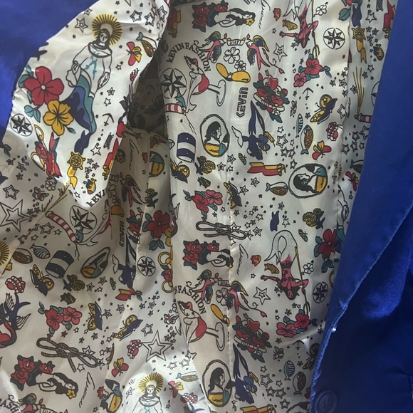 Woman size small blue blazer with designs - Picture 6 of 7